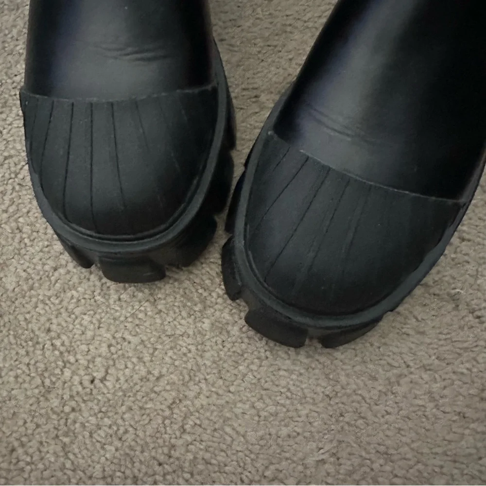 Black Boots